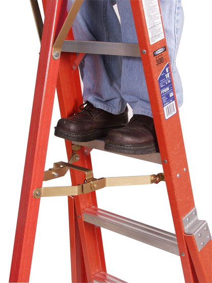 Werner 4 ft Fiberglass Tripod Stepladder, 300 lbs. Capacity