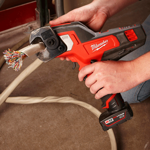 MILWAUKEE M12 600 MCM Cable Cutter Kit